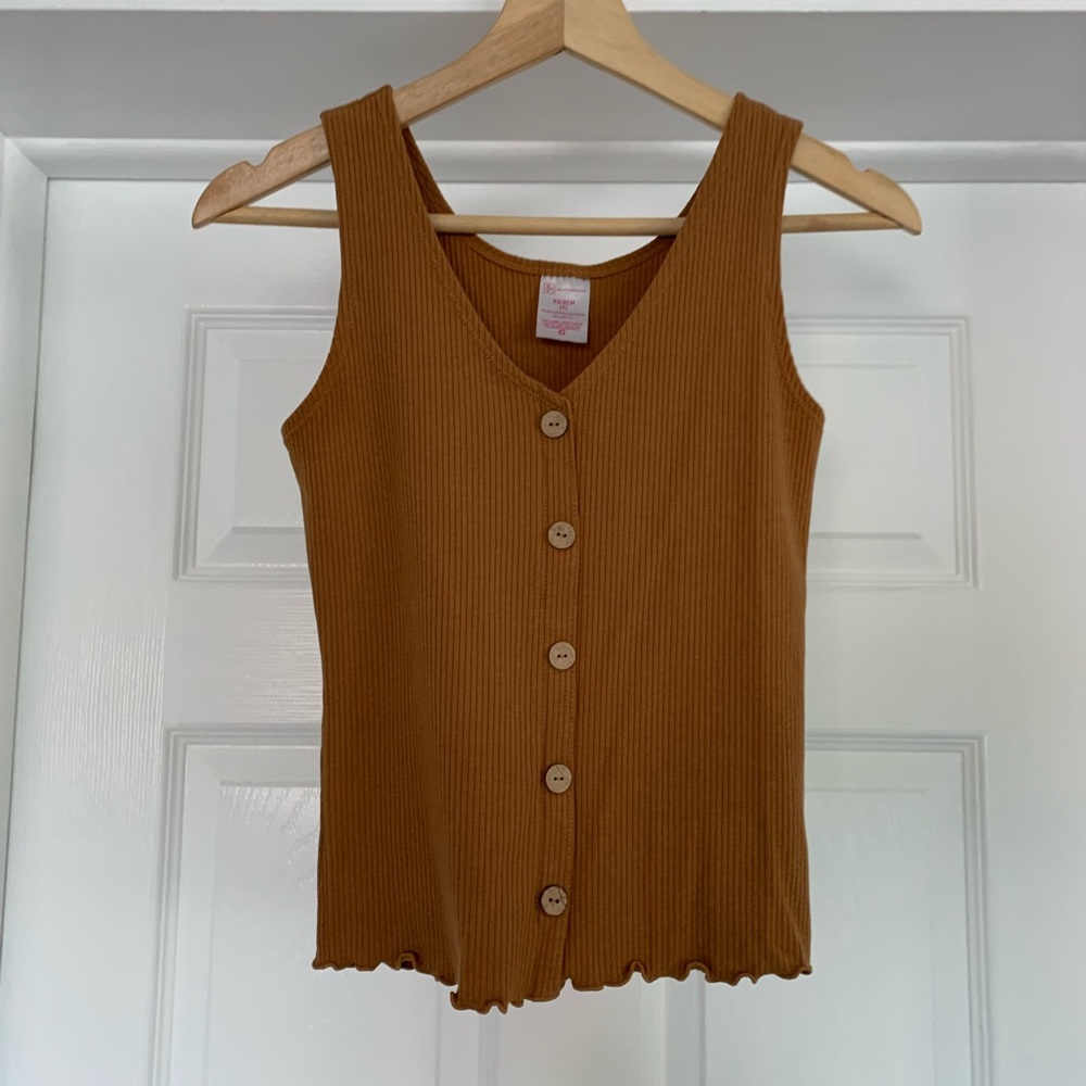 Ribbed Tank
